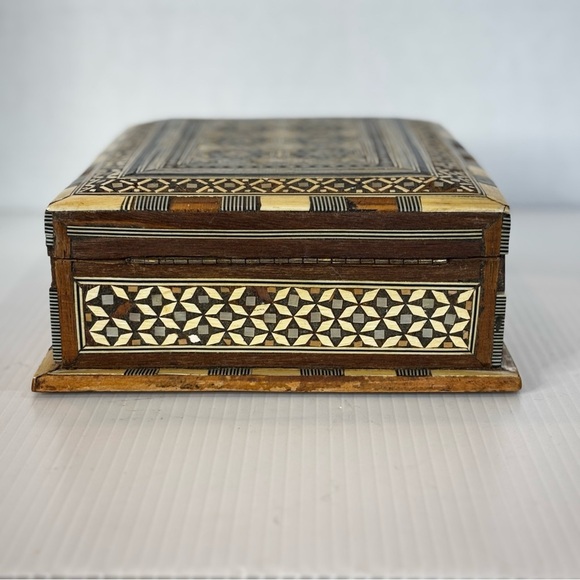 Middle Eastern Moroccan Moorish Inlaid Wooden Trinket Jewelry Box Side Hinge - Picture 3 of 16
